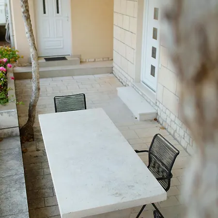 Serious Job - One Bedroom With Patio