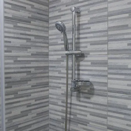 Apartment Serious Job - One Bedroom With Shared Terrace Ve I *