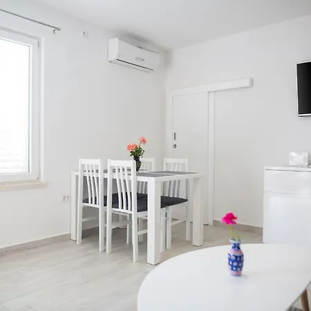 Serious Job - One Bedroom With Patio * Dubrovnik