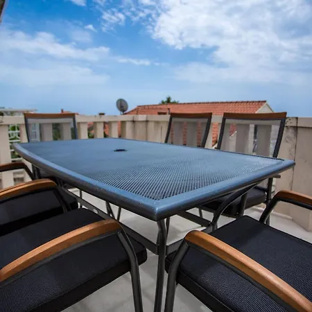 Serious Job - One Bedroom With Shared Terrace Ve I Appartement *