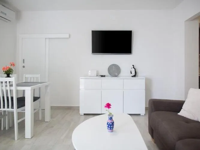 Διαμέρισμα Serious Job - One Bedroom With Shared Terrace Ve I Ντουμπρόβνικ