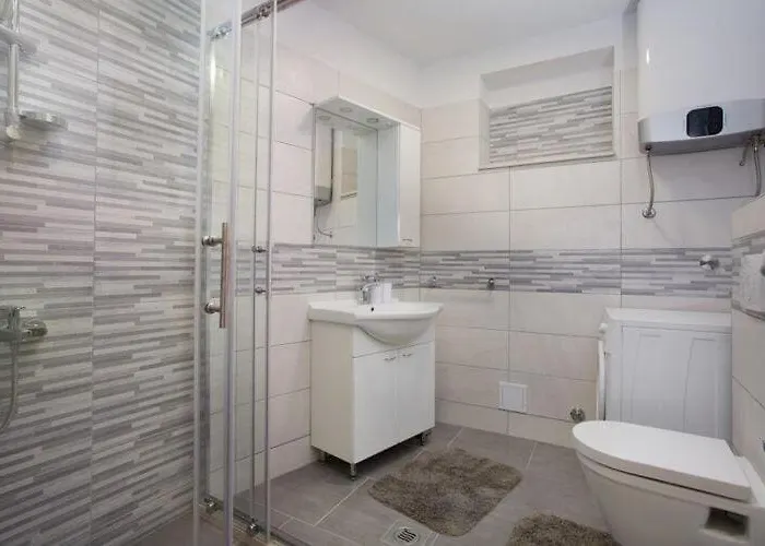 Serious Job - One Bedroom With Shared Terrace Ve I Appartement