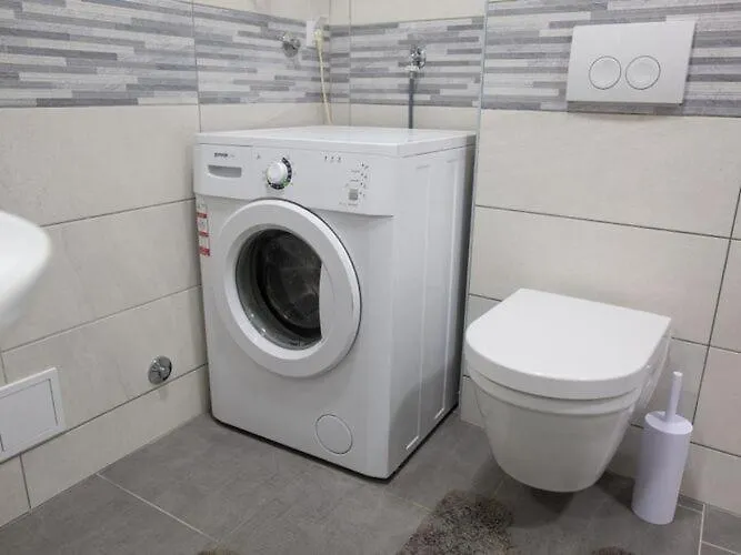 Serious Job - One Bedroom With Shared Terrace Ve I *